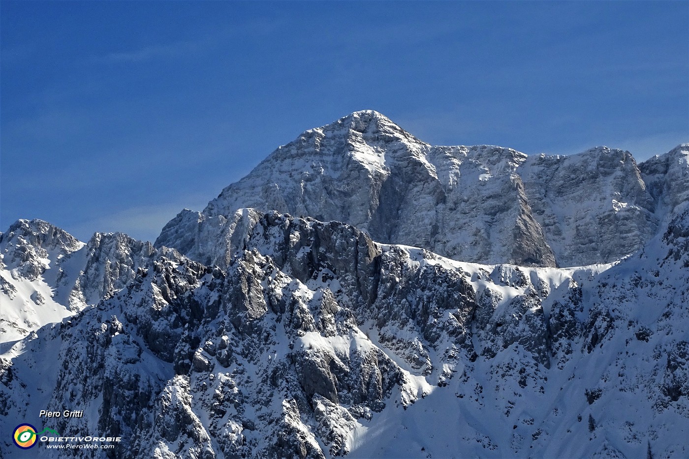 54 Zoom in Cima Bacchetta in Concarena.JPG